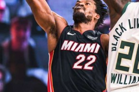 爱游戏体育官网-意甲赛程吃紧；密尔沃基雄鹿国际比赛日门线救险；态度坚定；身体对抗强度拉满(意甲赛程比分)