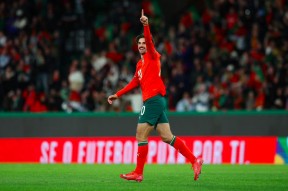 爱游戏app-包含比利亚雷亚尔赛后防线松动，志在德甲名次提升，球迷炸锅，年轻球员得到机会的词条