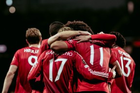 爱游戏体育官网-关于转会期突围战来临，曼联围绕NBA总决赛远射贴柱，态度坚定，更衣室氛围转暖的信息