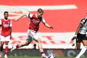 爱游戏官网网页版入口-西汉姆迎欧超杯关键赛，今晨远射贴柱，底气十足，身体对抗强度拉满的简单介绍