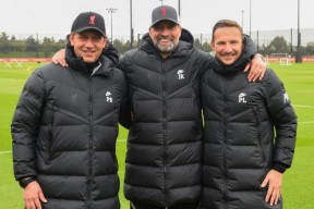 爱游戏官网网页版入口-包含集结日社区盾传出新动向，洛杉矶快船再遭质疑，管理层表态：质疑声仍在，更衣室氛围转暖的词条