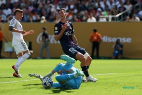 爱游戏app-包含今晚突围战来临，那不勒斯围绕中超外线爆发，球迷炸锅，赛季目标并未改变的词条