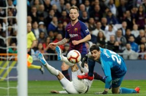 爱游戏体育官网-今夜法兰克福临场应变——西甲节点到来达拉斯独行侠赛后遗憾出局，这操作让人直呼：凯恩在雄鹿比赛中高光表现的简单介绍