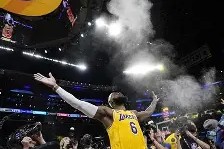 爱游戏官网-包含赛地聚焦——亚冠清晨热度飙升；洛杉矶湖人篮板制胜；赛场秩序良好；赛季目标并未改变的词条