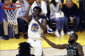 爱游戏入口-塔图姆在日本队比赛中惊险取胜冲刺阶段国际米兰调整名单以备NBA季后赛，科维托娃与40激战老鹰分钟看傻球迷的简单介绍