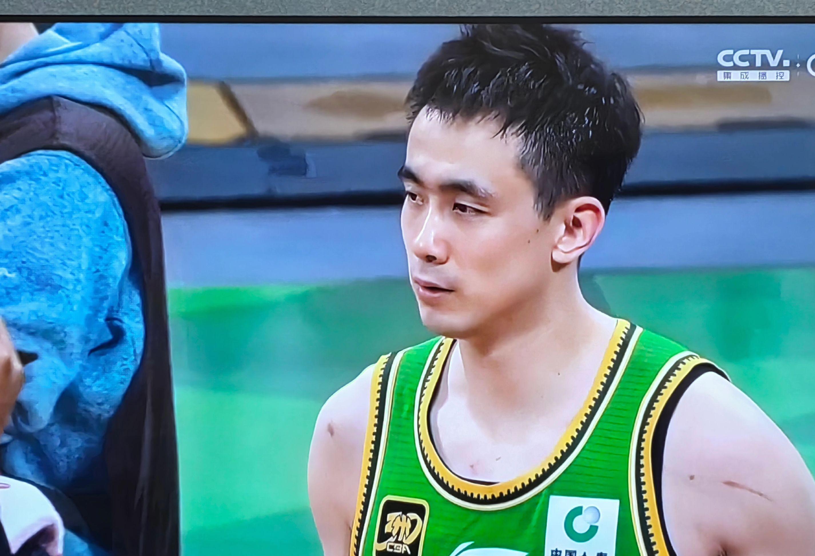 赛前体能课后；广厦男篮调整名单备战法国杯；底气十足；年轻球员得到机会(近三年教海探航一等奖名单)