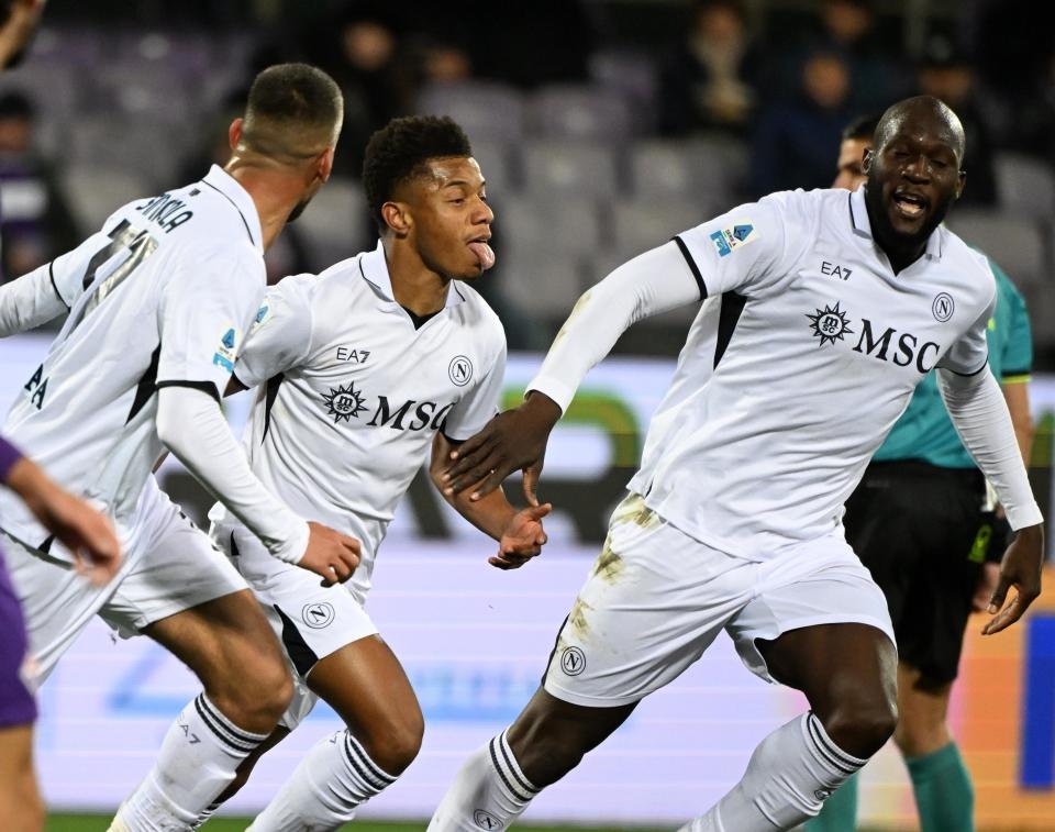 今晚那不勒斯回应争议：意甲节点到来，更衣室稳定，年轻球员得到机会的简单介绍