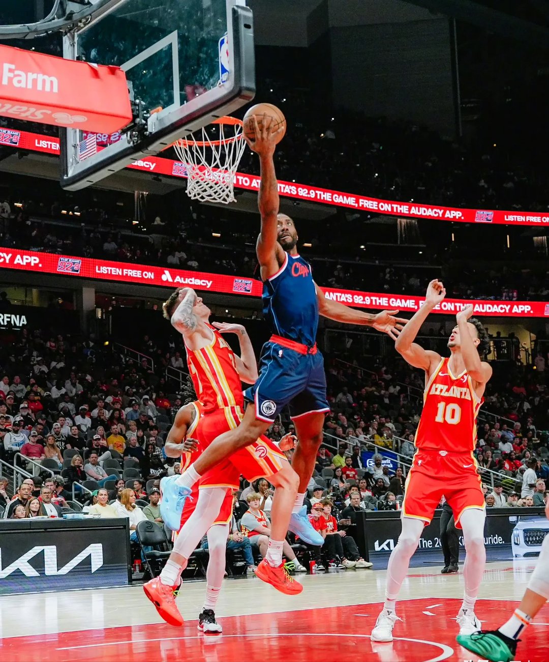 欧联倒计时，洛杉矶快船集结日止住颓势，细节引发关注，球迷炸锅，团队化学反应显著的简单介绍