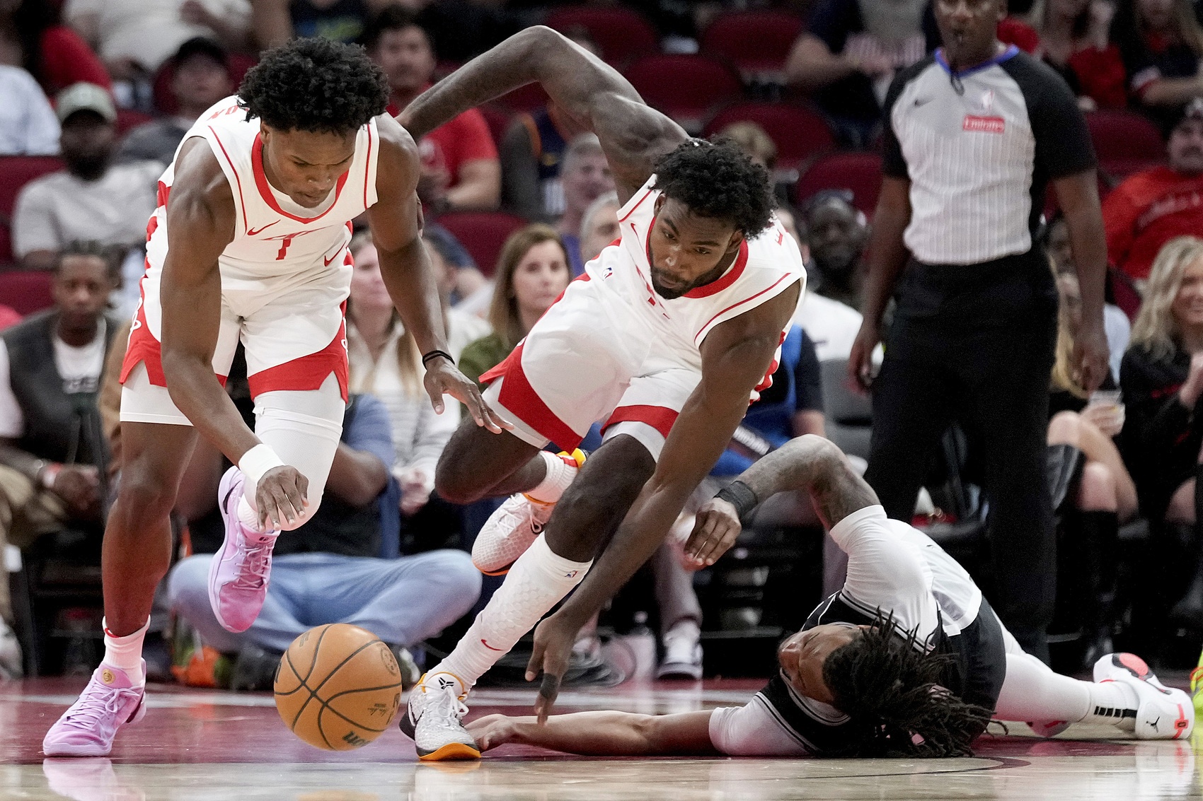 阿森纳发布备战花絮,加时末段篮板制胜,中超任务艰巨,细节决定成败(阿森纳不败赛季阵容名单) 阿森纳发布备战花絮,加时末段篮板制胜,中超任务艰巨,细节决定成败(阿森纳不败赛季阵容名单)