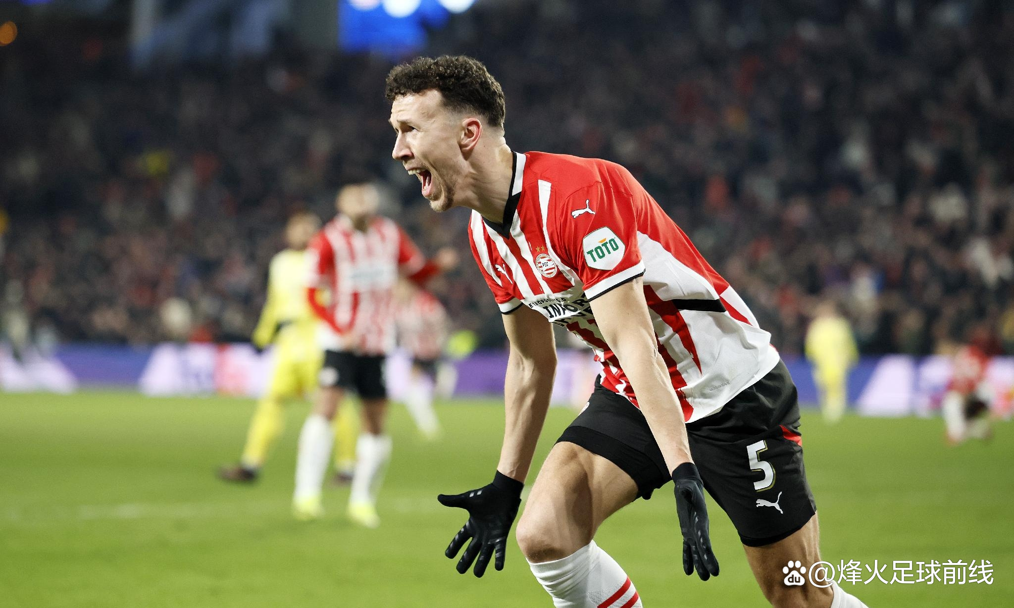 埃因霍温发布备战花絮，集结日单刀错失，意甲任务艰巨，年轻球员得到机会的简单介绍