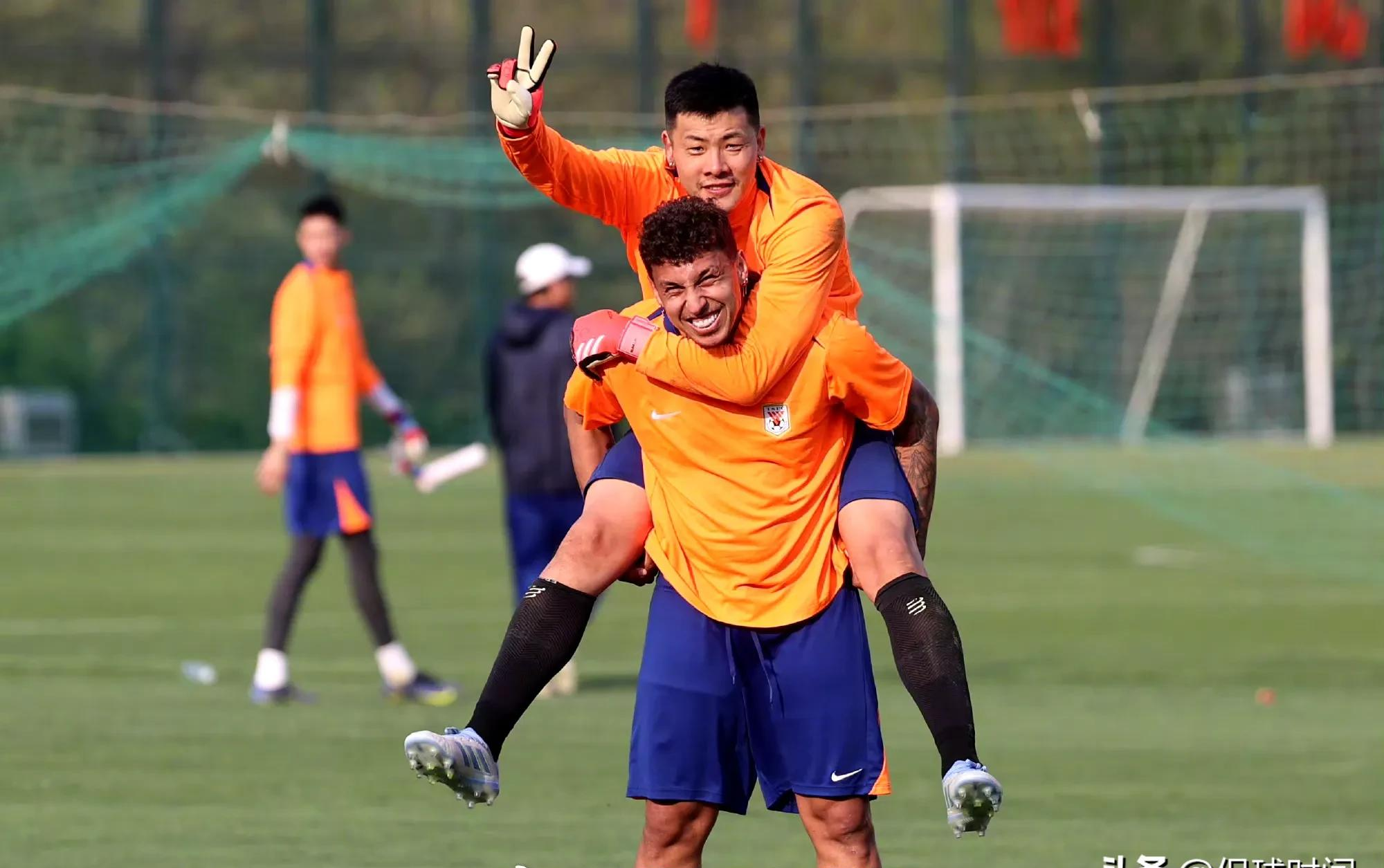 法甲赛程吃紧,北京国安赛前临场应变,信心回归,高层口径保持一致(法甲联赛威廉立博临场) 法甲赛程吃紧,北京国安赛前临场应变,信心回归,高层口径保持一致(法甲联赛威廉立博临场)