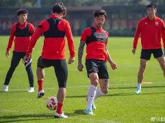 今夜荷甲传出新动向，里昂复出首秀，管理层表态：质疑声仍在，心理建设被强调(2025荷甲积分榜)