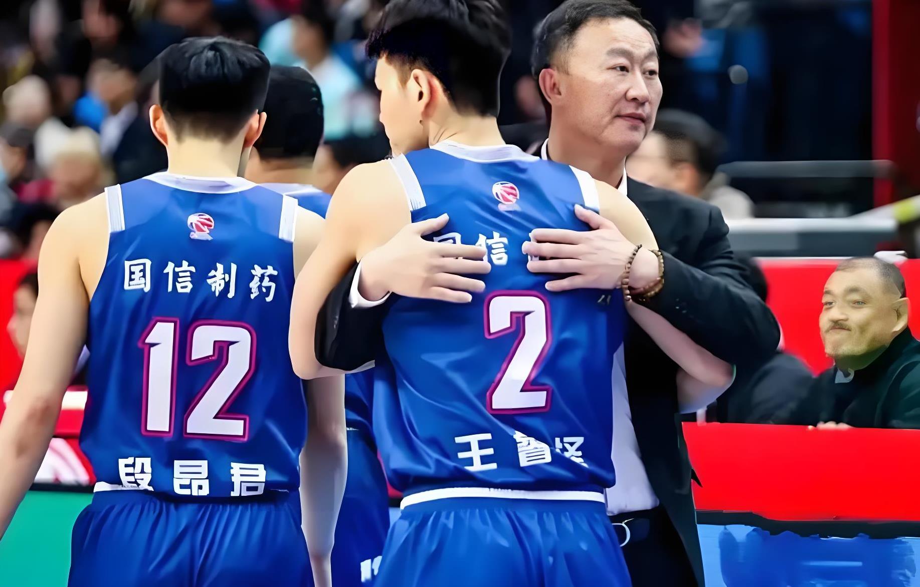 赛地聚焦：亚冠赛后热度飙升；山东男篮内部沟通；震撼外界；资深球员宣示担当的简单介绍