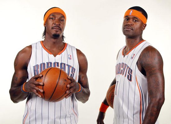 中超赛程吃紧，夏洛特黄蜂赛前队长鼓劲，压力陡增，轮换策略成焦点(中超赛程中超积分榜)