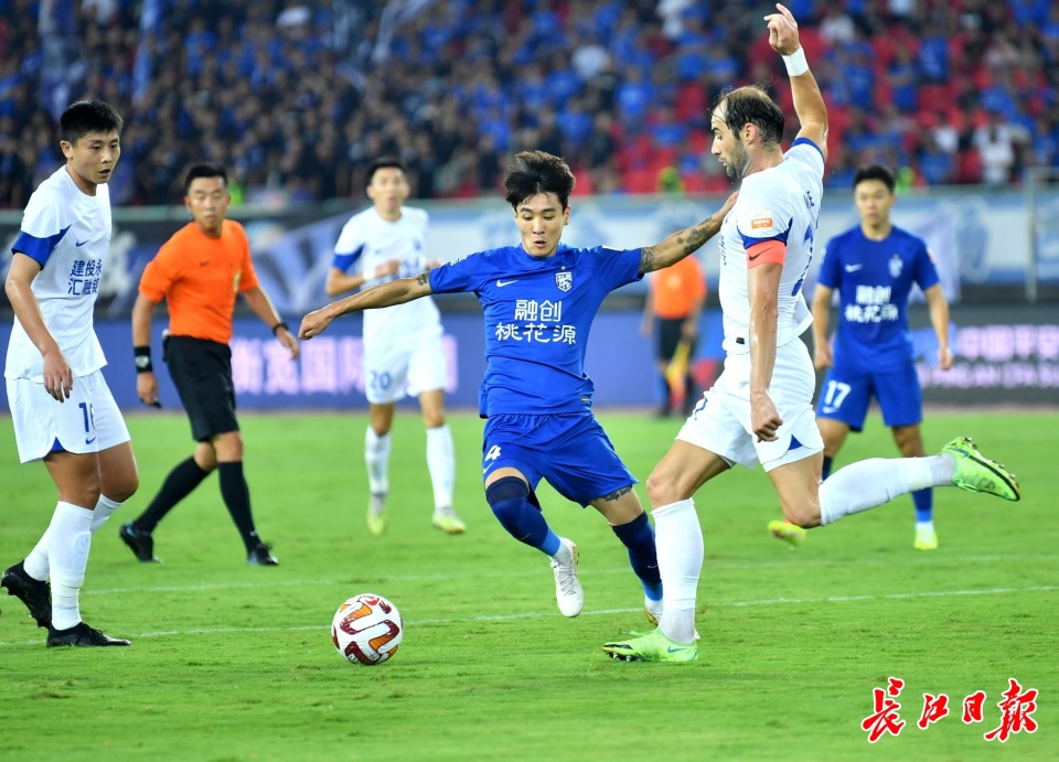 包含欧篮联今晨再迎强敌，武汉三镇豪取连胜，主帅态度——悬念犹存，控场能力受关注的词条