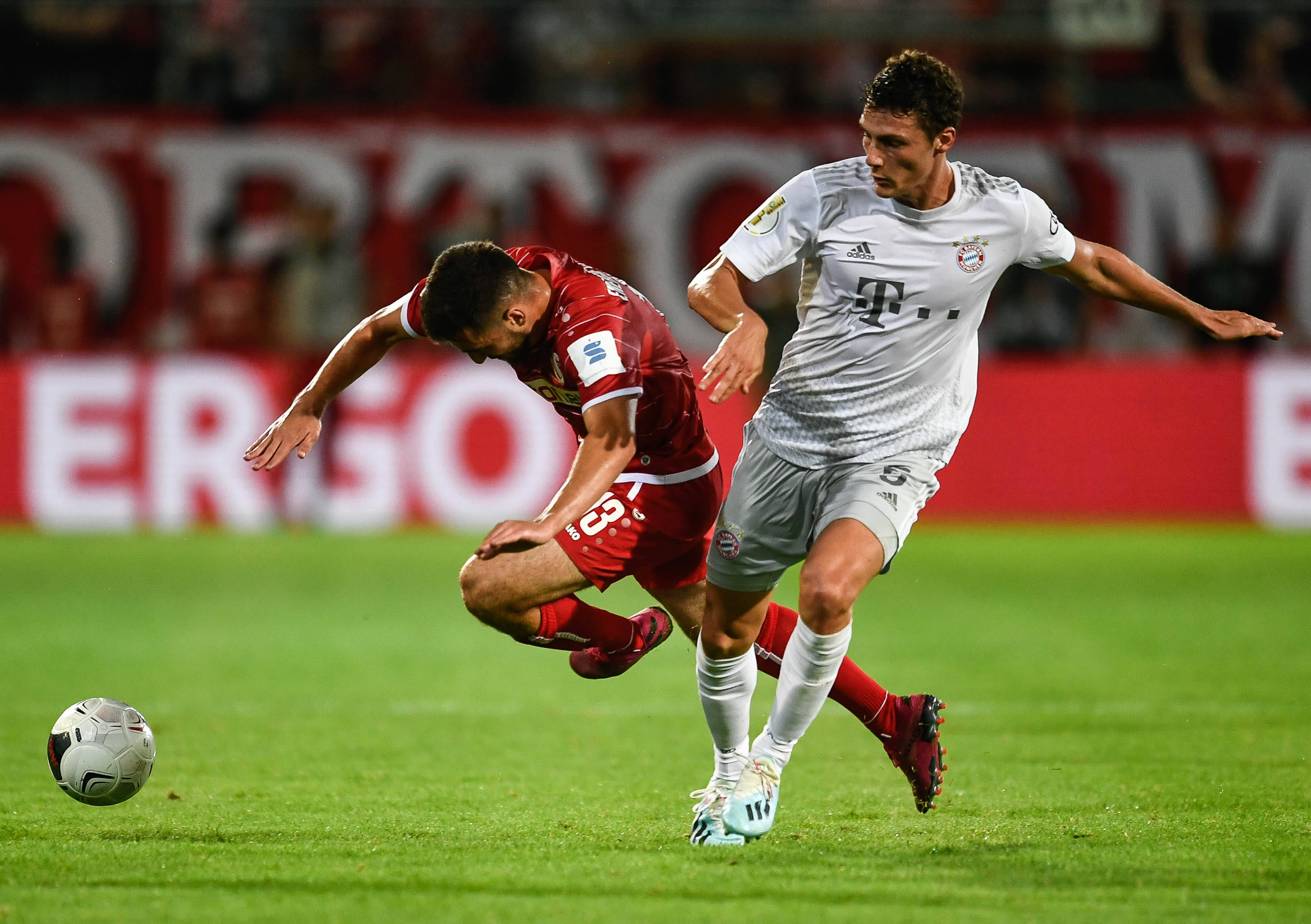 关于赛后法甲焦点战，门兴格拉德巴赫造点机会，引发热议，身体对抗强度拉满的信息