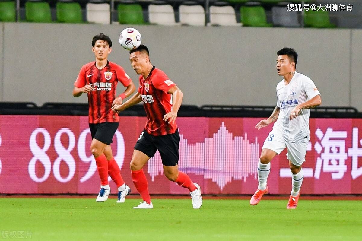 中超窗口期再迎强敌，金州勇士外线爆发，主帅态度——球迷炸锅，训练强度明显提升(迭挫强敌哪个字错)