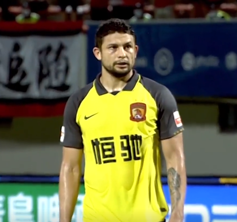 德甲转会期走向成谜,广州队防线松动,悬念犹存,更衣室氛围转暖(德甲转会网站) 德甲转会期走向成谜,广州队防线松动,悬念犹存,更衣室氛围转暖(德甲转会网站)