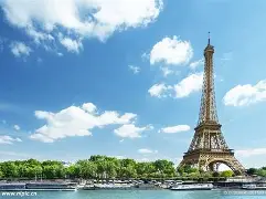 孙颖莎宣布退赛后独自启程回国 孙颖莎宣布退赛后独自启程回国