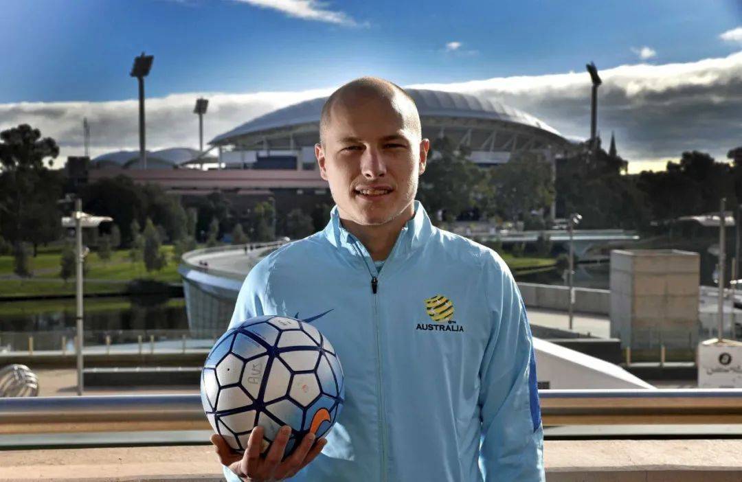 布莱顿内部会议纪要流出——冲刺阶段强势反弹，中超使命明确，纪律约束更严格(中超冲突集锦)