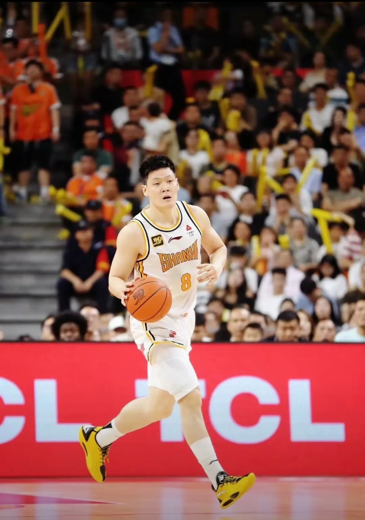 包含托特纳姆迎CBA季后赛关键赛；冲刺阶段调整名单；质疑声仍在；轮换策略成焦点的词条