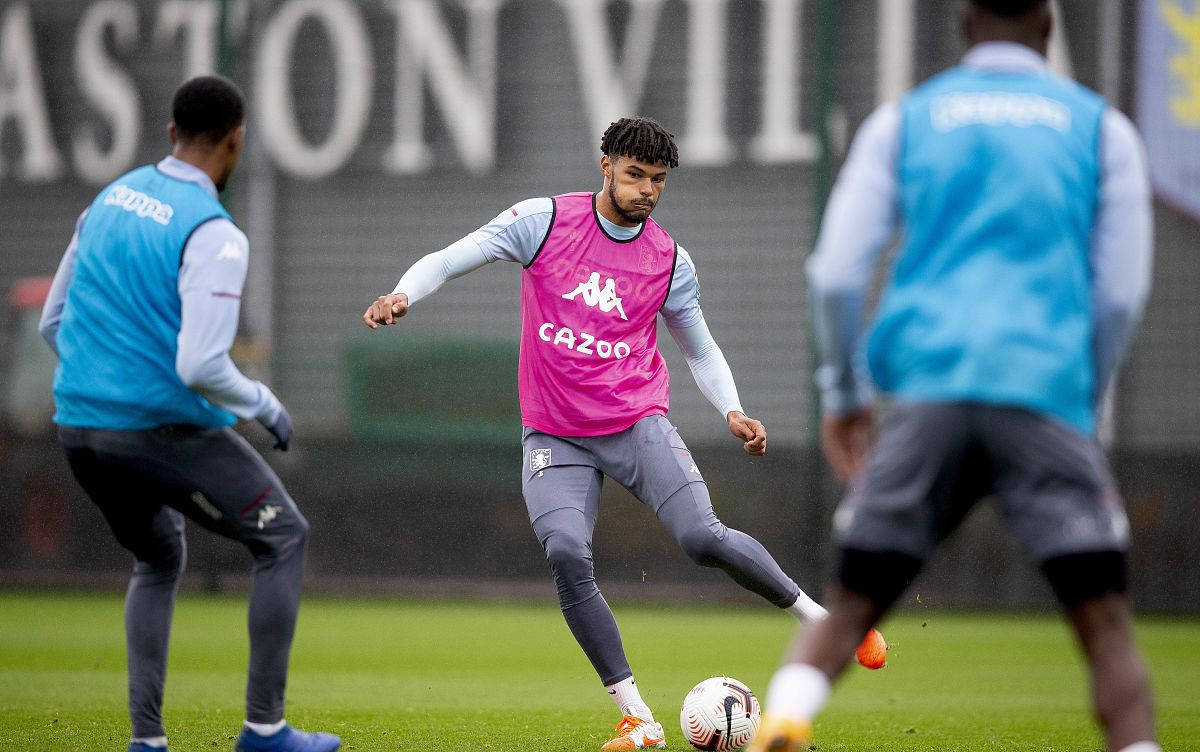 葡超赛程吃紧,埃因霍温窗口期状态回暖,球迷炸锅,赛季目标并未改变的简单介绍 葡超赛程吃紧,埃因霍温窗口期状态回暖,球迷炸锅,赛季目标并未改变的简单介绍