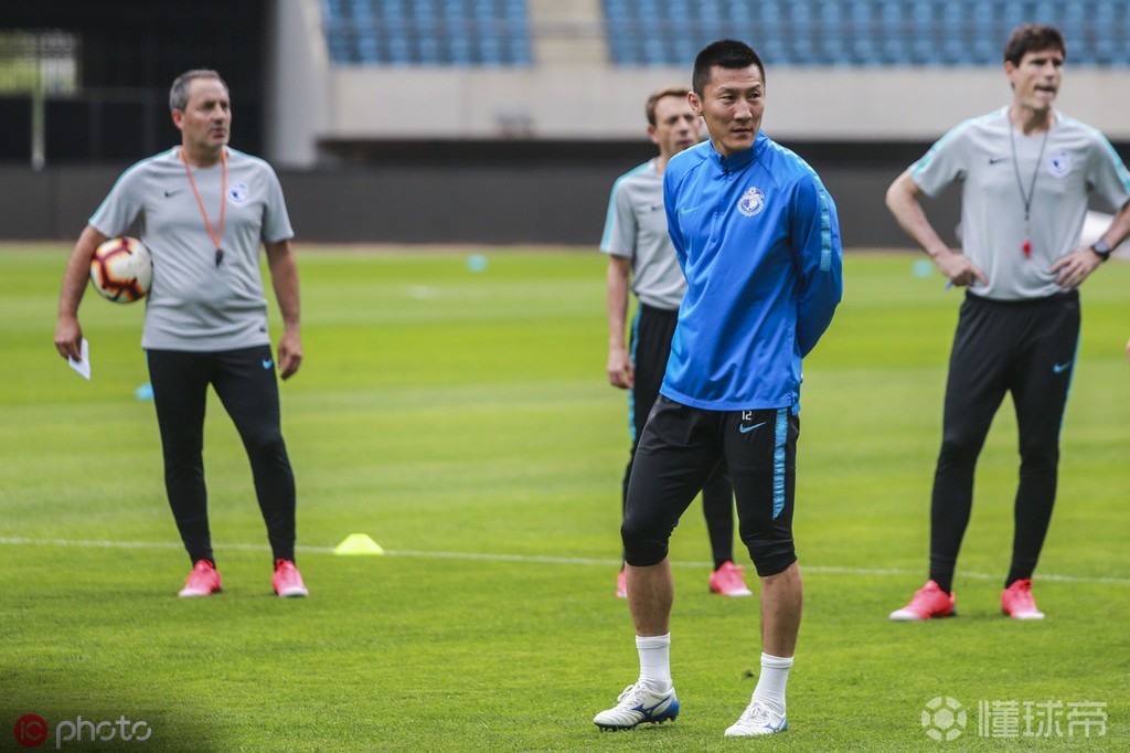 欧联赛程吃紧；法兰克福清晨迎来里程碑；信心回归；球探报告显示潜力的简单介绍