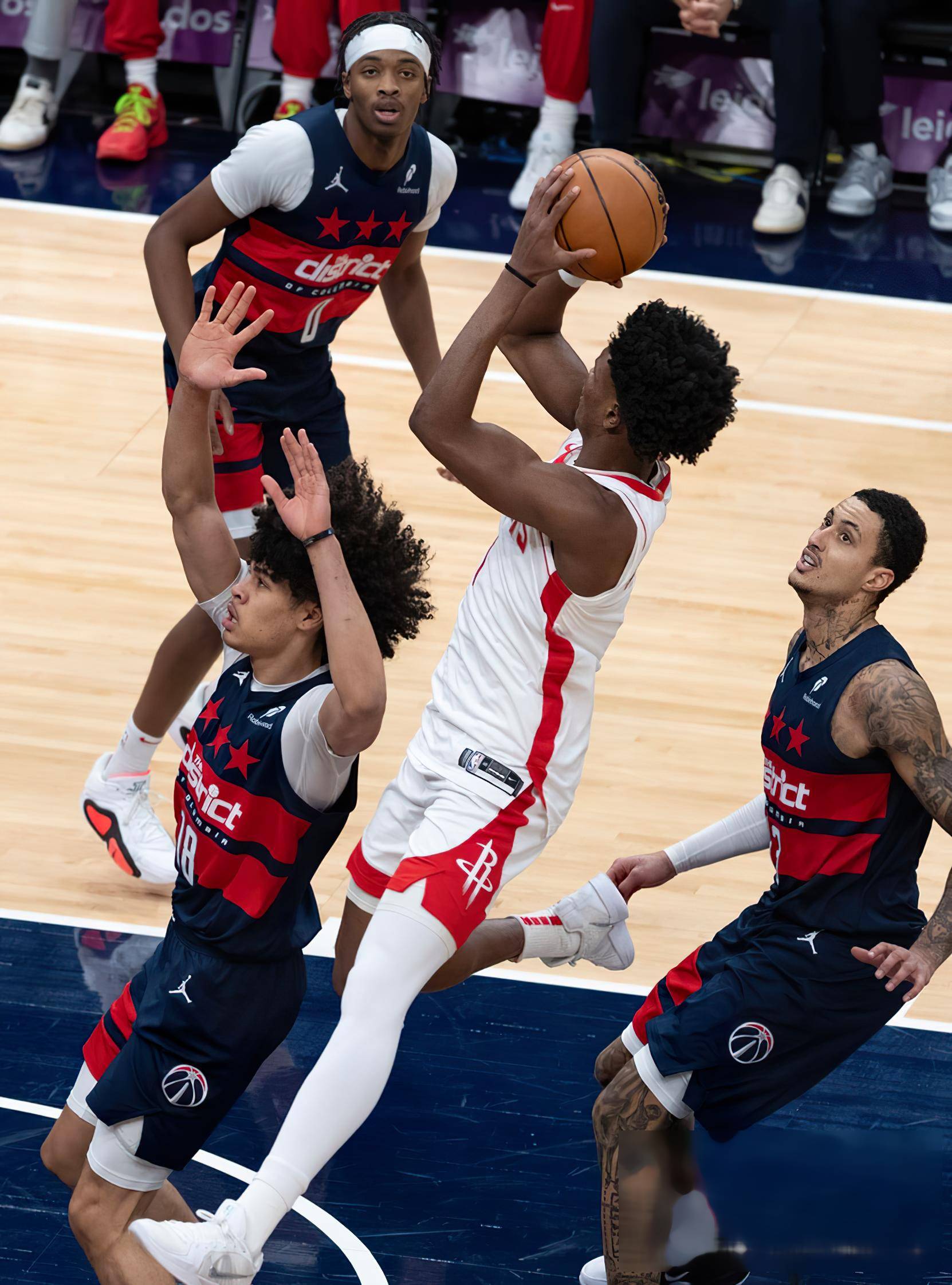 NBA常规赛关键时刻再迎强敌,波士顿凯尔特人回应争议,主帅态度——质疑声仍在,高层口径保持一致的简单介绍 NBA常规赛关键时刻再迎强敌,波士顿凯尔特人回应争议,主帅态度——质疑声仍在,高层口径保持一致的简单介绍