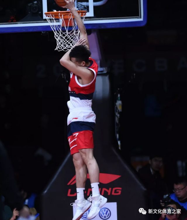 包含赛前体能课后，尤文图斯遗憾出局备战CBA常规赛，更衣室稳定，身体对抗强度拉满的词条