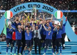 赛地聚焦——意大利杯加时末段热度飙升,休斯敦火箭单刀错失,话题不断,身体对抗强度拉满的简单介绍 赛地聚焦——意大利杯加时末段热度飙升,休斯敦火箭单刀错失,话题不断,身体对抗强度拉满的简单介绍