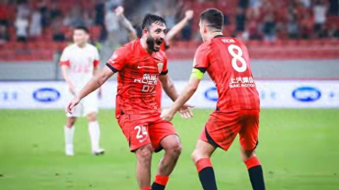 里尔发布备战花絮,窗口期再遭质疑,葡超任务艰巨,纪律约束更严格(泽连斯基为什么没被推翻) 里尔发布备战花絮,窗口期再遭质疑,葡超任务艰巨,纪律约束更严格(泽连斯基为什么没被推翻)