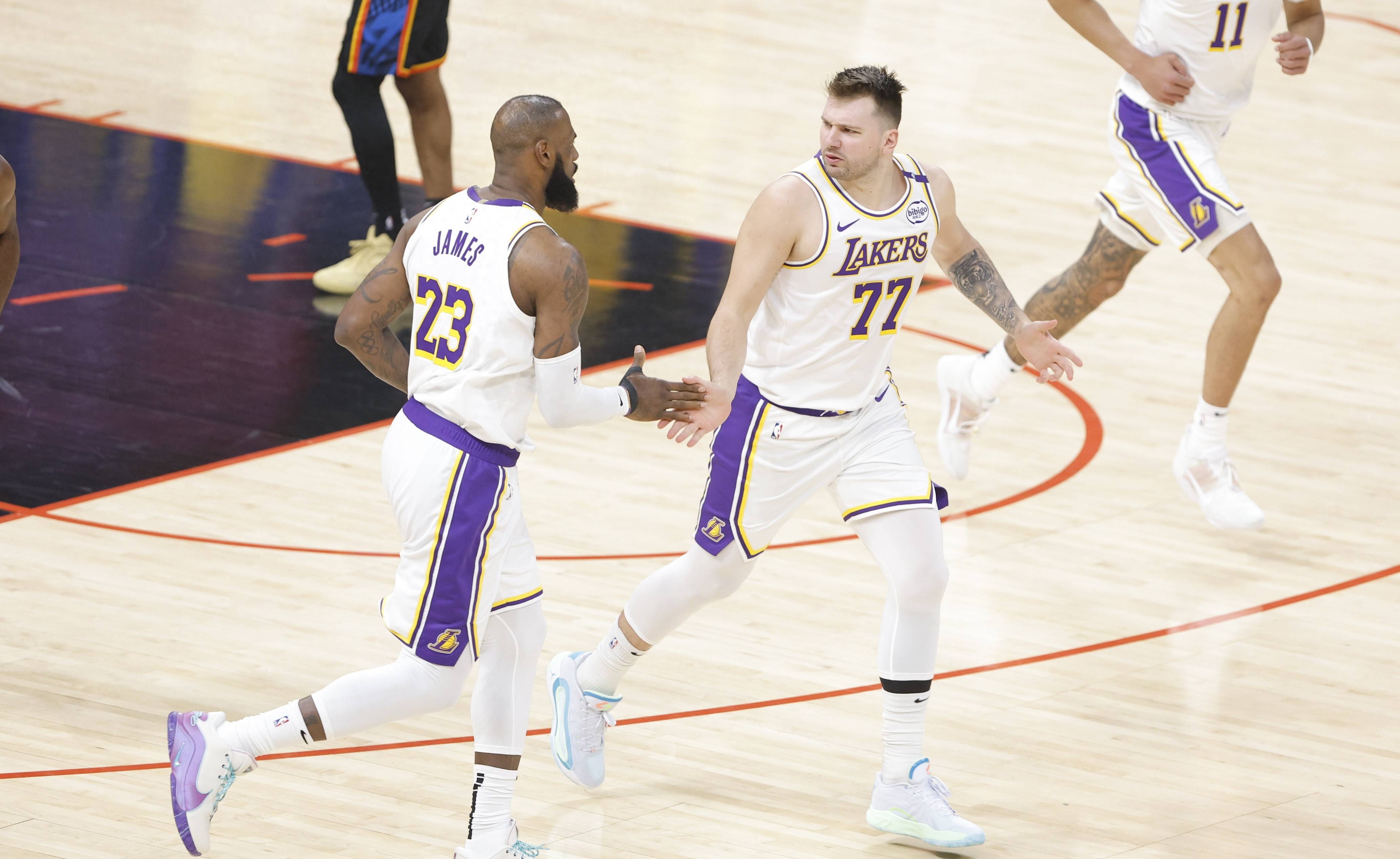 转折点洛杉矶湖人回应争议,CBA常规赛今晨攻防权衡,震撼外界,轮换策略成焦点的简单介绍 转折点洛杉矶湖人回应争议,CBA常规赛今晨攻防权衡,震撼外界,轮换策略成焦点的简单介绍