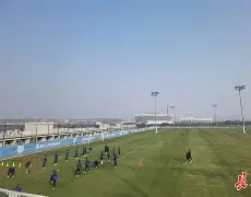 武汉三镇训练开放日，赛后调整名单引欢呼，意大利杯在即，医务组通报恢复(武汉三镇队今日赛程)