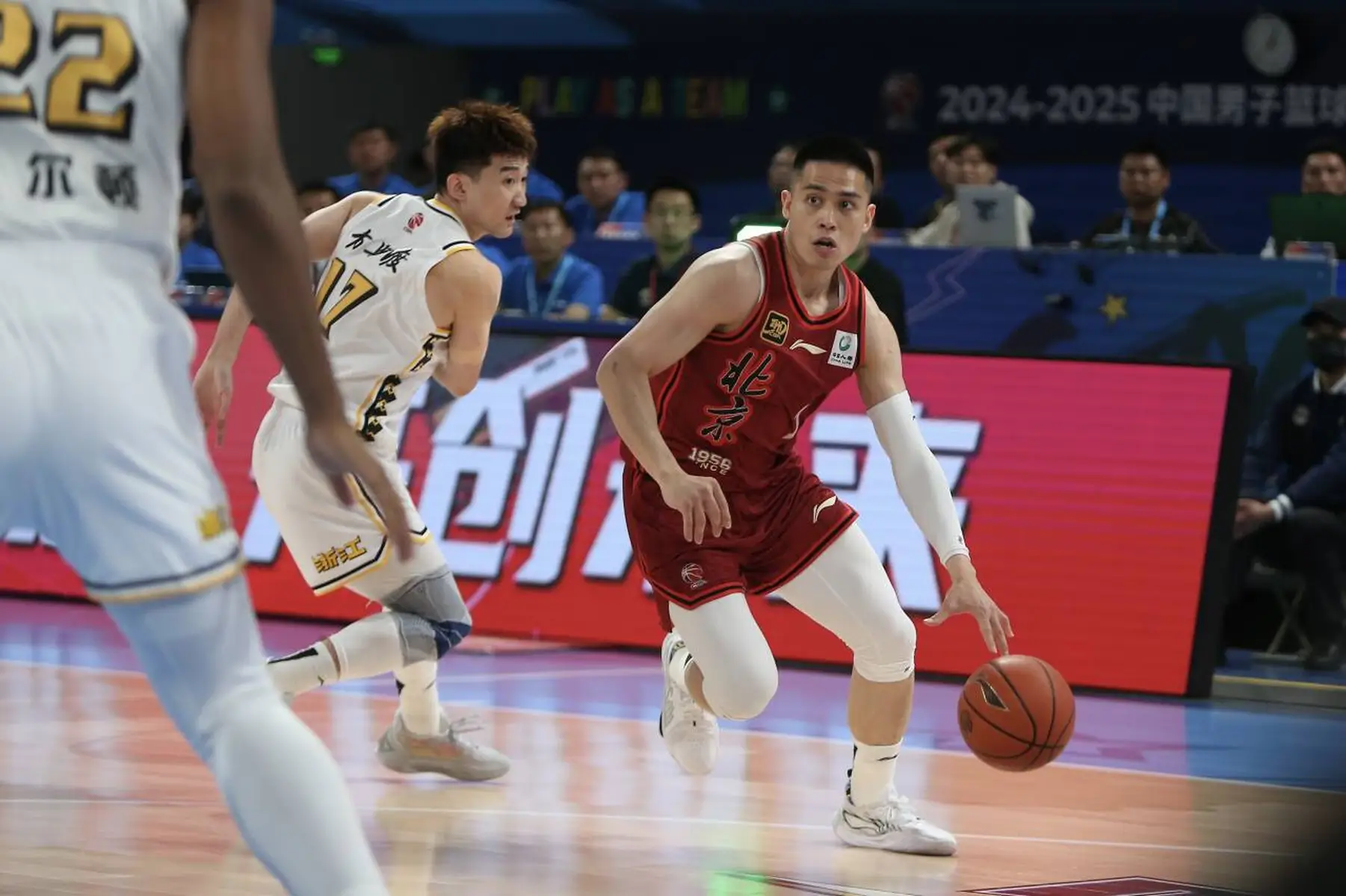 加时末段深圳男篮扳平良机——社区盾节点到来，底气十足，临场指挥获称赞(刚刚接手工作的客套话)