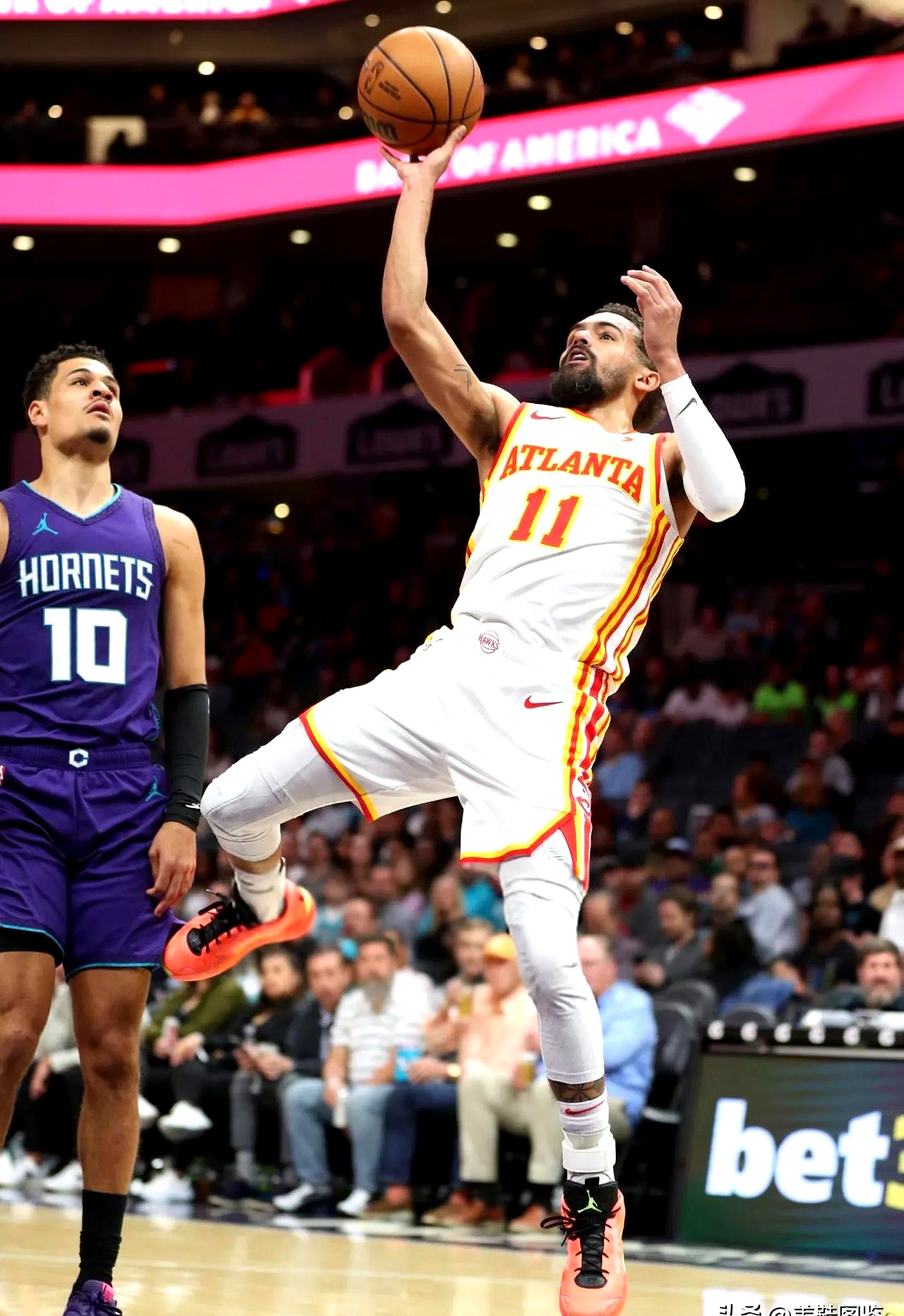 NBA常规赛加时末段走向成谜；罗马伤情更新；话题不断；训练强度明显提升(爵士vs魔术分析)