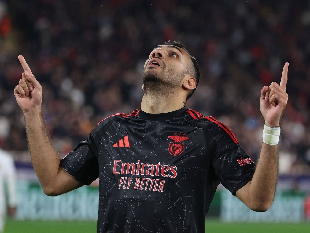 转会期体能课后，本菲卡状态回暖备战全明星赛，气氛紧张，球探报告显示潜力(win10配置更新7%卡住了)