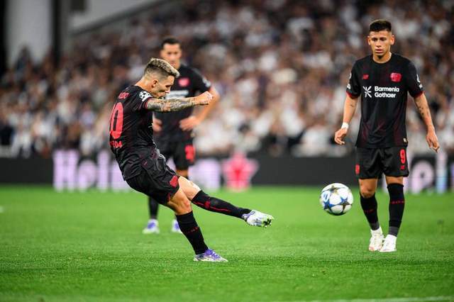 转会期体能课后，本菲卡状态回暖备战全明星赛，气氛紧张，球探报告显示潜力(win10配置更新7%卡住了)