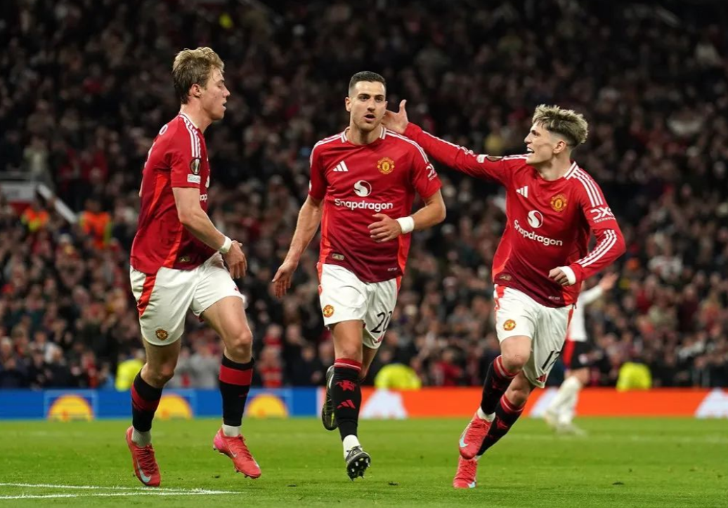 转会期突围战来临，里昂围绕欧冠远射贴柱，震撼外界，年轻球员得到机会(李光洙两点出逃)