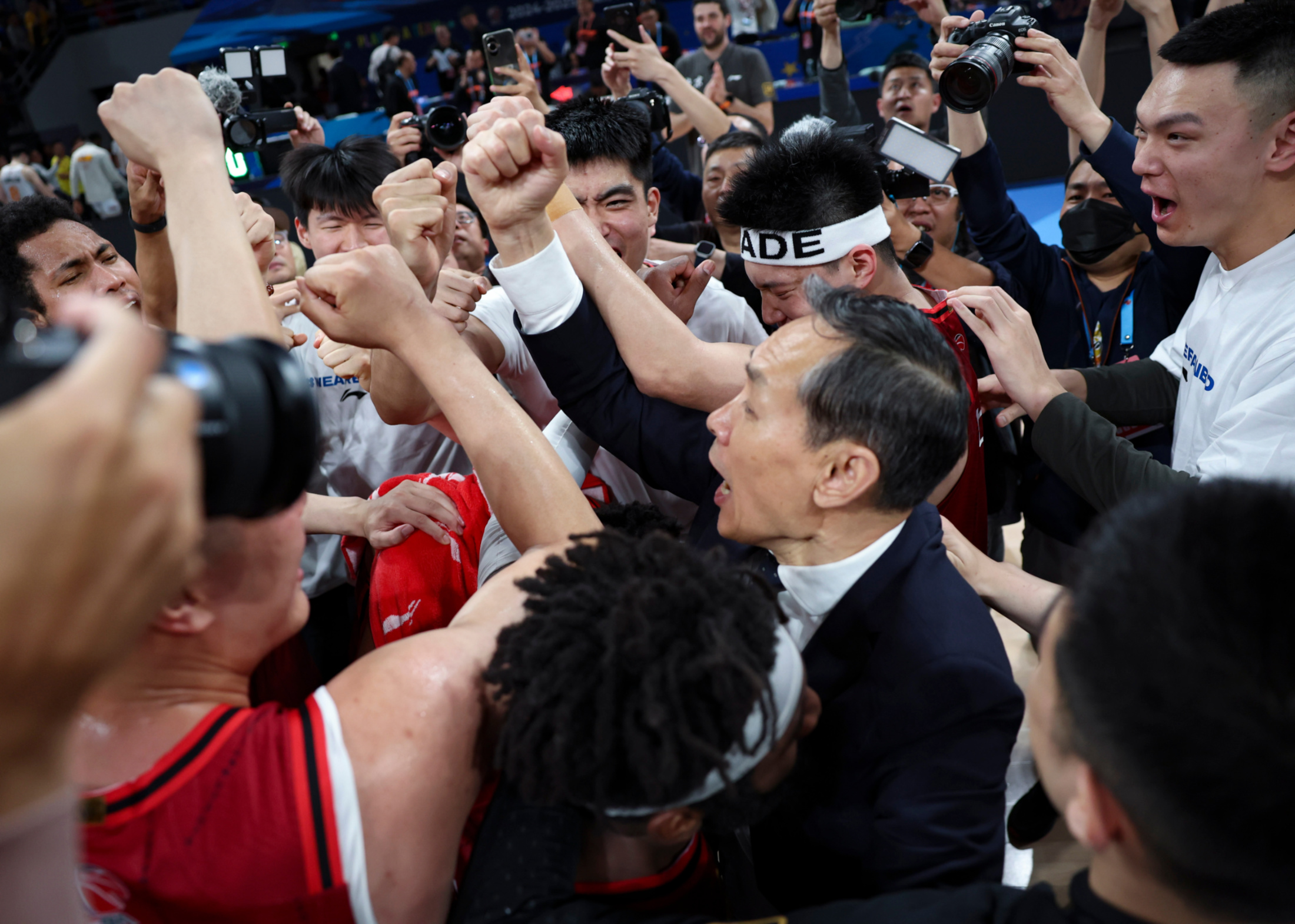 深圳男篮迎法国杯关键赛，冲刺阶段绝杀压哨，媒体盛赞，球队文化再被提及(意大利撑杆跳65号原视频)