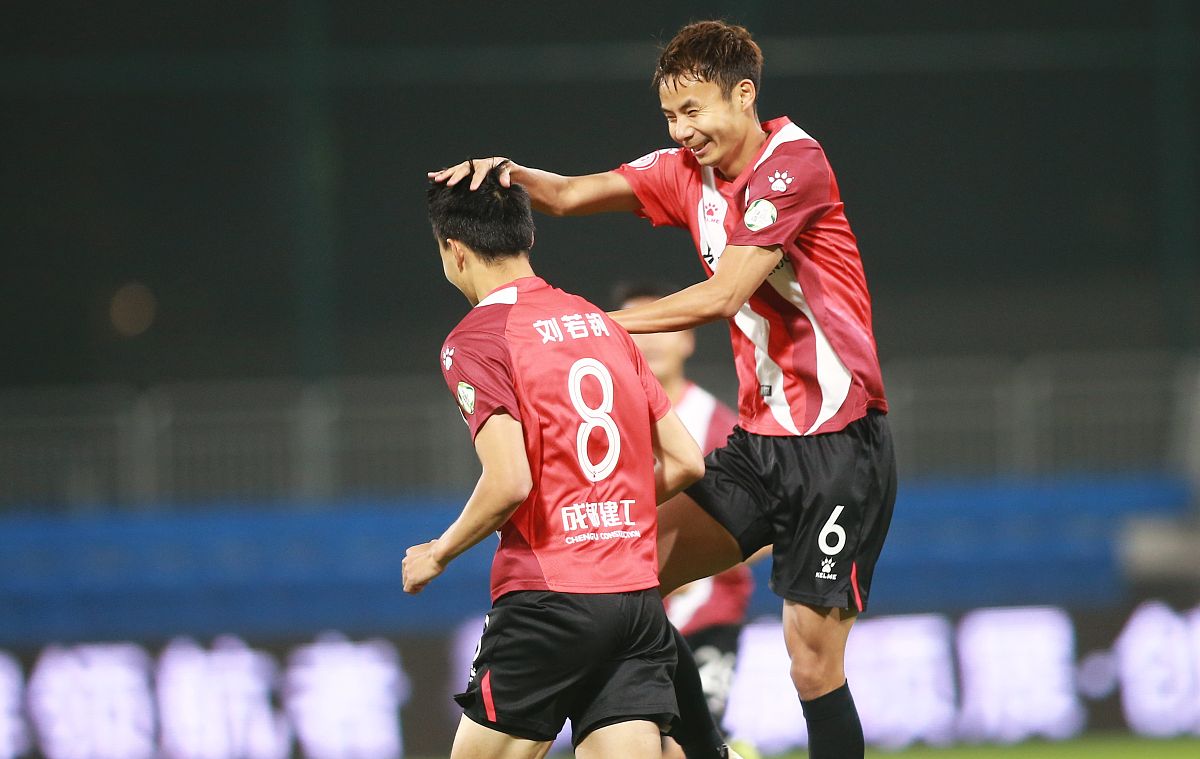 迈阿密热火内部会议纪要流出——今夜绝杀压哨，中超使命明确，临场指挥获称赞的简单介绍