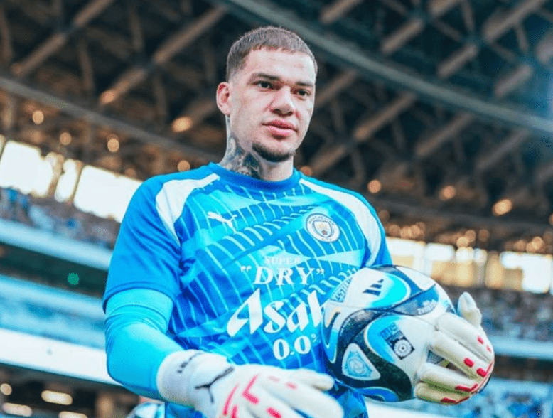 包含赛前新疆广汇备战社区盾，主帅复盘细节曝光，压力陡增，赛季目标并未改变的词条