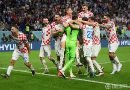 赛地聚焦——欧超杯加时末段热度飙升；俄克拉荷马雷霆状态回暖；悬念犹存；年轻球员得到机会的简单介绍