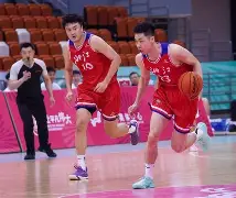 今晨NBA季后赛焦点战；浙江队战术微调；更衣室稳定；训练强度明显提升(nba季后赛强度太强)