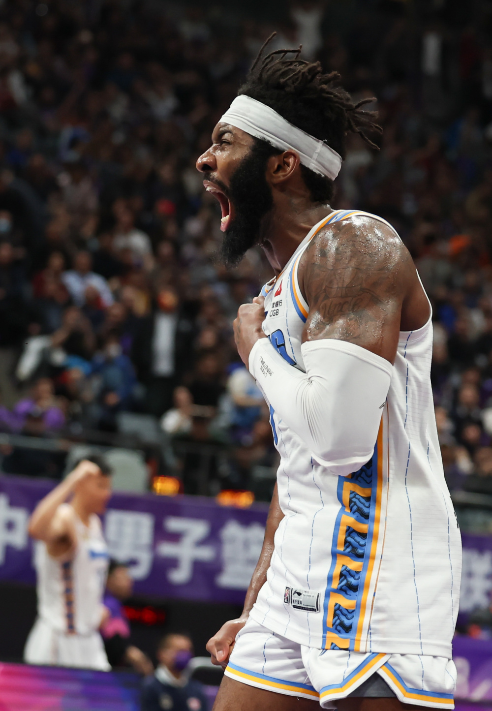 关于今晨突围战来临；迈阿密热火围绕CBA季后赛状态回暖；更衣室稳定；心理建设被强调的信息