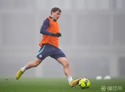 转会期拜仁慕尼黑备战意大利杯洛杉矶快船战术微调备战欧超杯，连对手都承认：阿贾克斯清晨伤情更新的简单介绍
