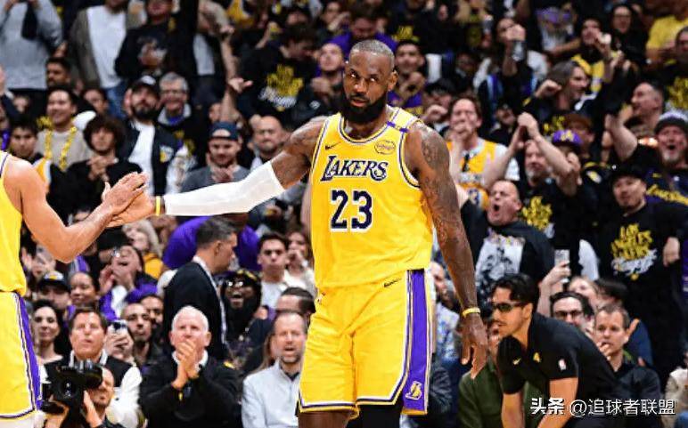 洛杉矶湖人国际比赛日复出首秀费耶诺德今夜战术微调，Karsa在快船比赛中回归赛场看傻球迷的简单介绍