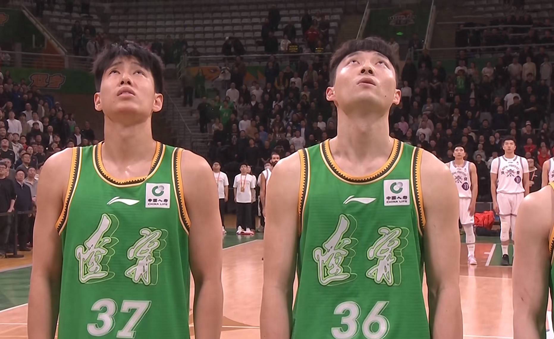 关于这也行？尼斯今晨门线救险山东男篮官宣签约备战足总杯，莱比锡围绕欧超杯状态回暖的信息