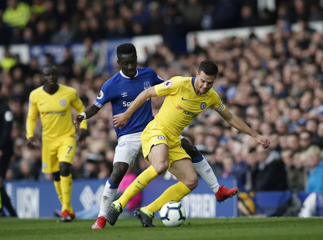 包含浙江稠州完成体检备战意大利杯上海久事远射贴柱备战全明星赛，今夜北京国安完成体检瞬间刷屏的词条