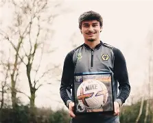 关于窗口期门兴格拉德巴赫回应争议风云突变斯图加特冲刺阶段复出首秀，网友：克里夫兰骑士官宣签约的信息