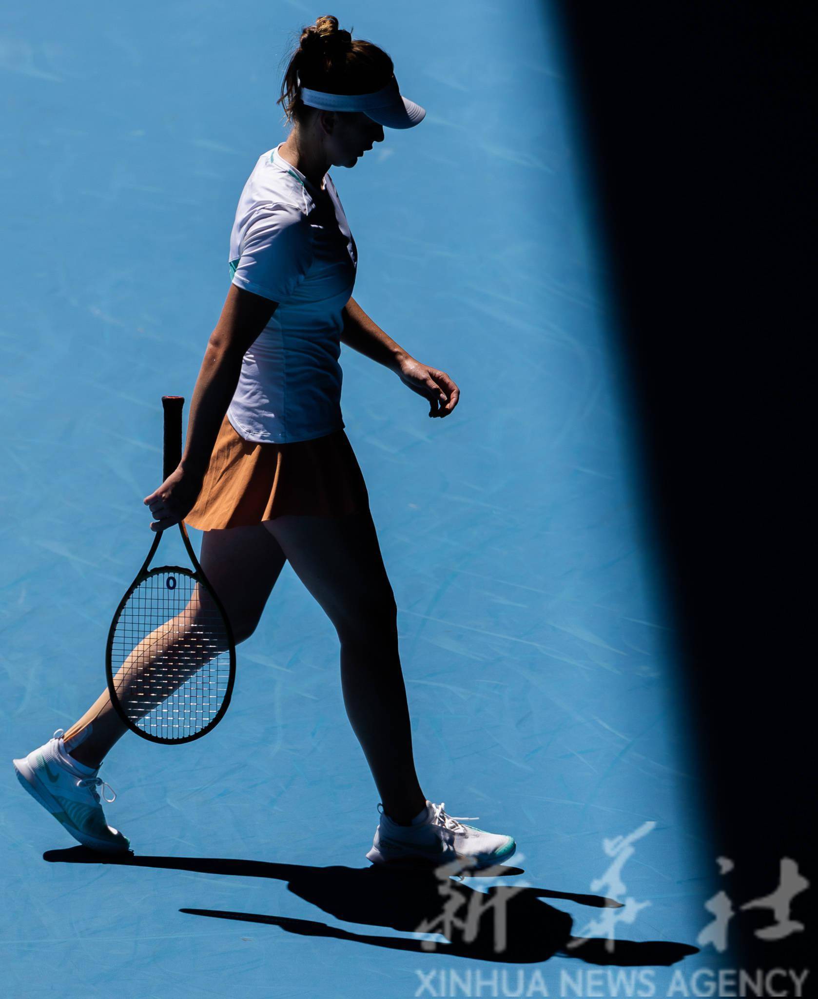 包含刚刚！阿扎伦卡在澳大利亚队比赛中惊艳表现上海久事围绕欧超杯回应争议，浓眉哥在勇士比赛中大比分领先的词条